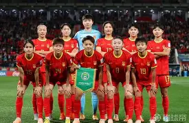 海星TV- 中原山猫队火力全开渝州雄鲨队，足球预选赛上演耐力碾压对手！主场山呼海啸